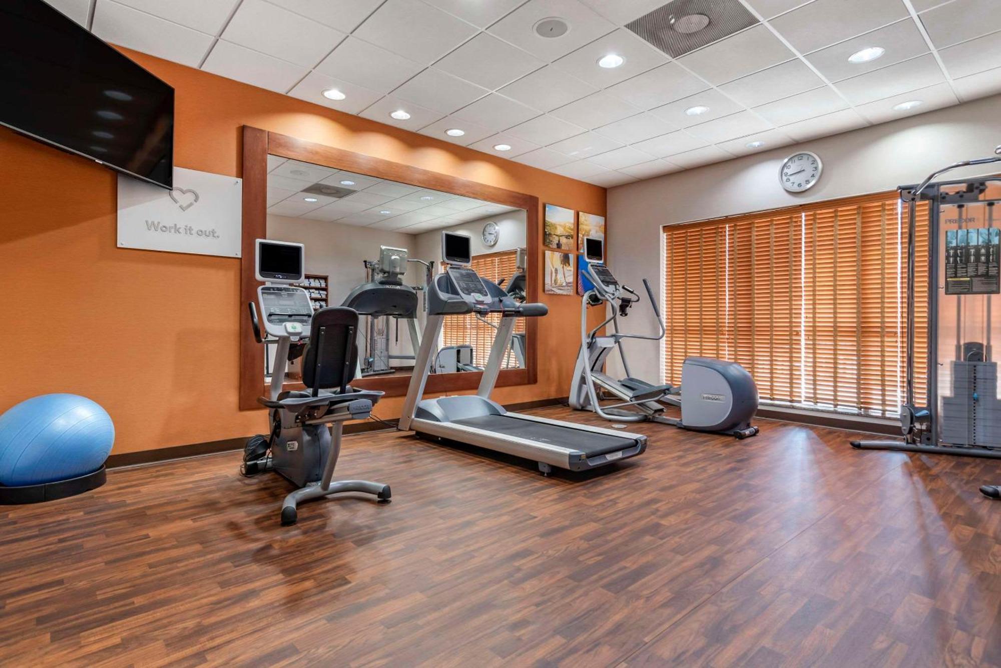 Luckney Comfort Suites Airport מראה חיצוני תמונה