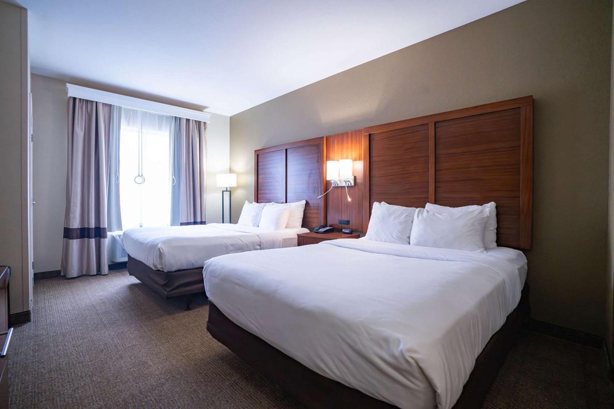 Luckney Comfort Suites Airport מראה חיצוני תמונה