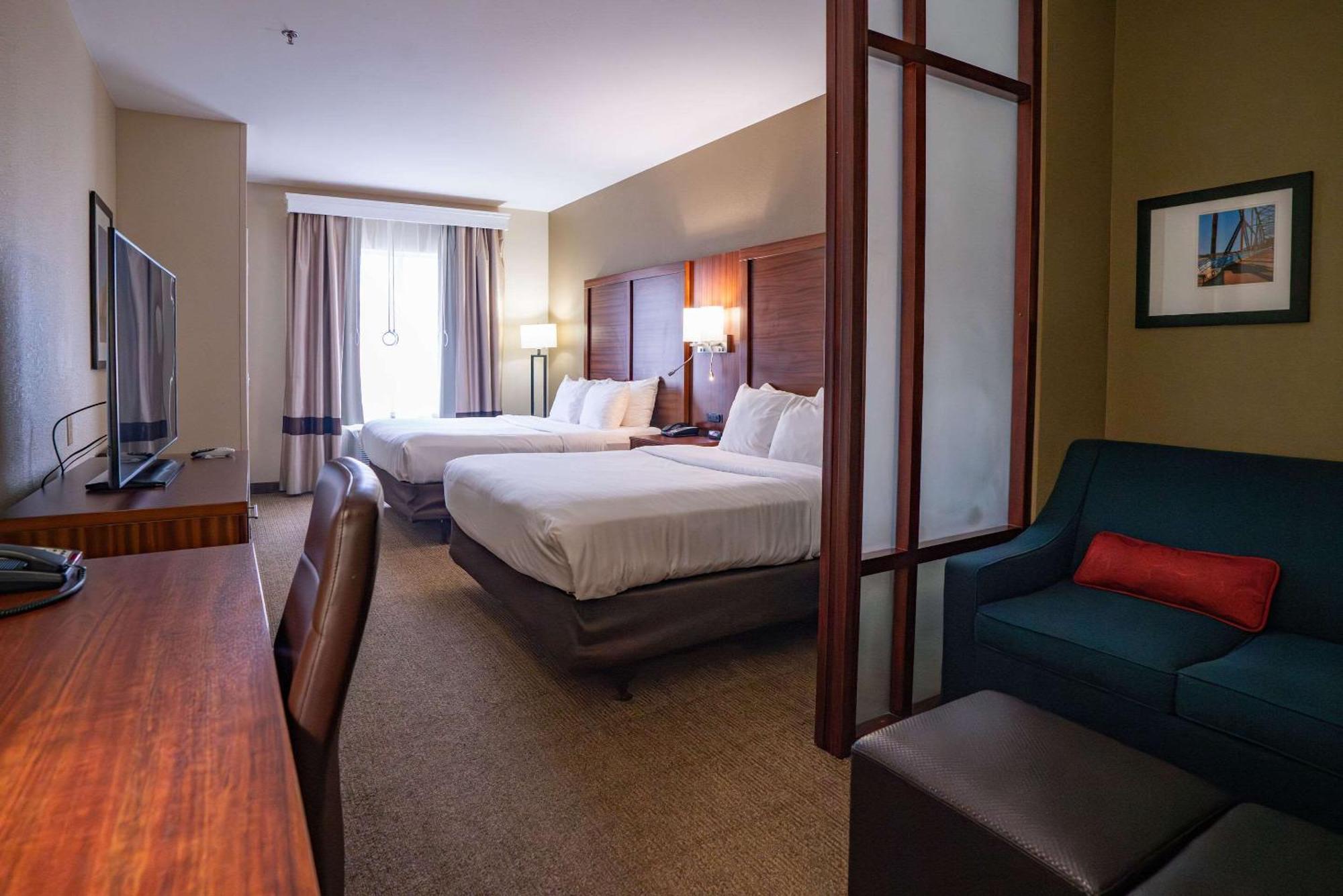Luckney Comfort Suites Airport מראה חיצוני תמונה